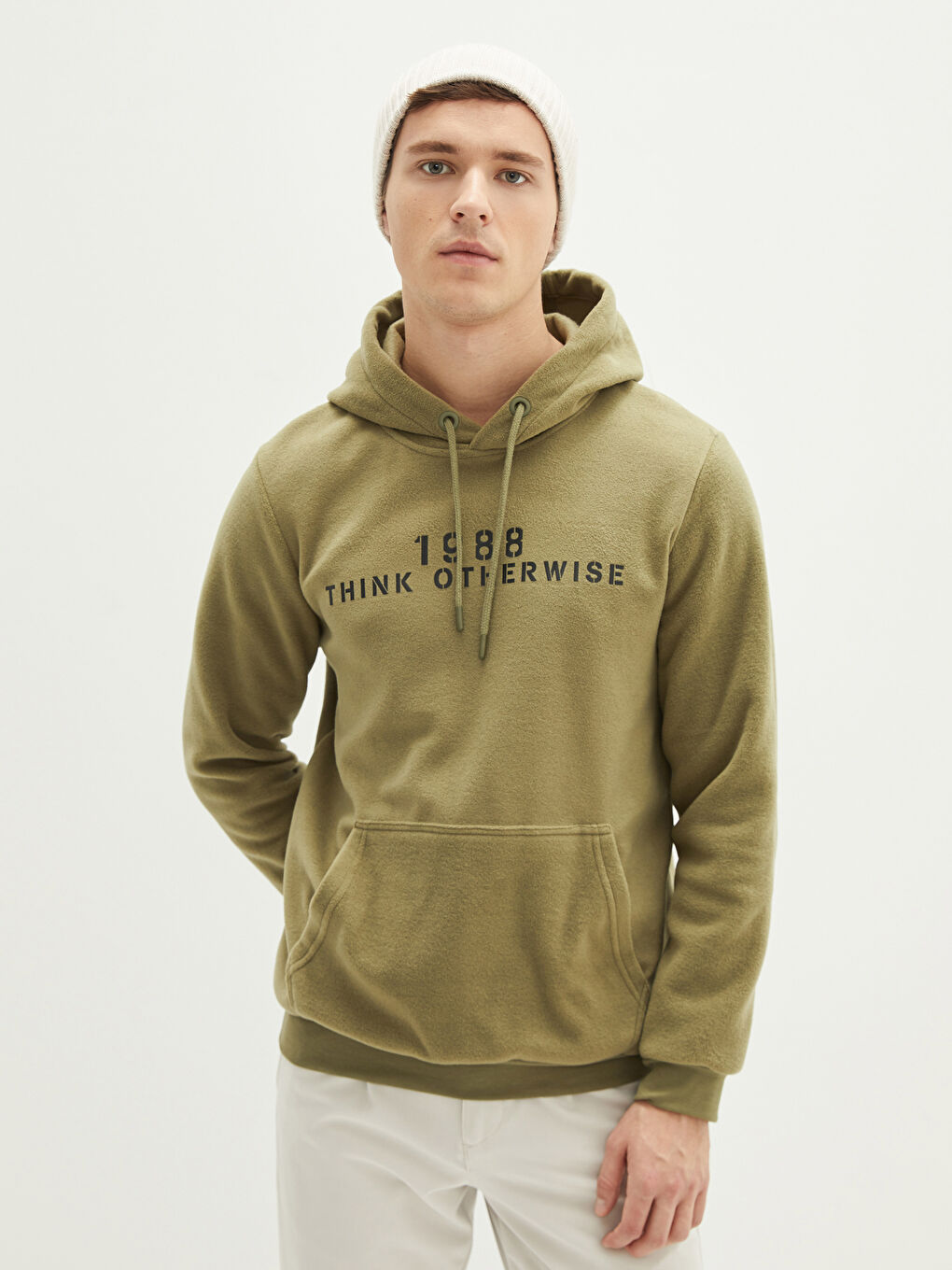 Yeşil Kapüşon Yaka Baskılı Uzun Kollu Erkek Polar Hoodie-1