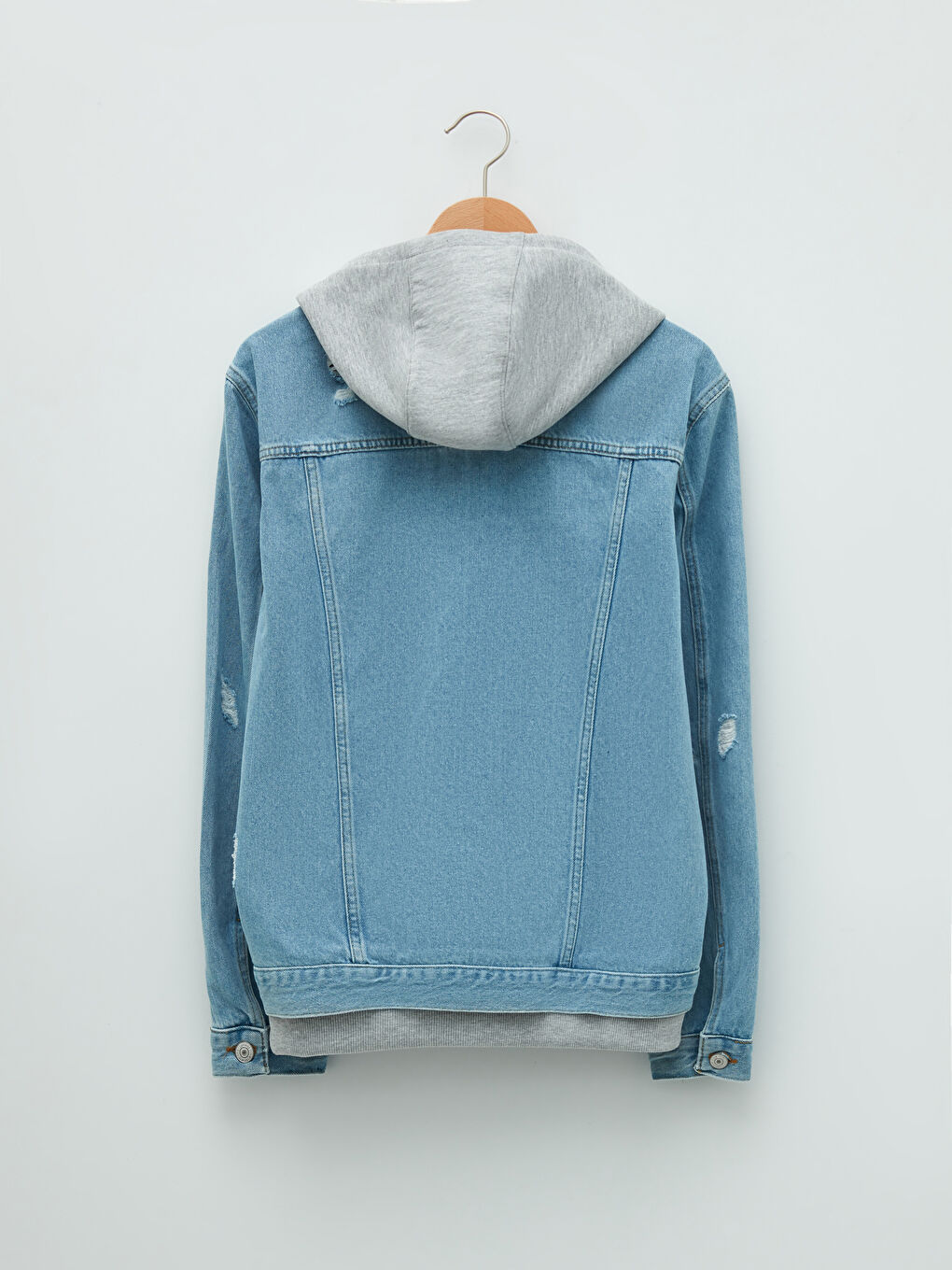 Джинсовая куртка мужская стандартного кроя с капюшоном-7