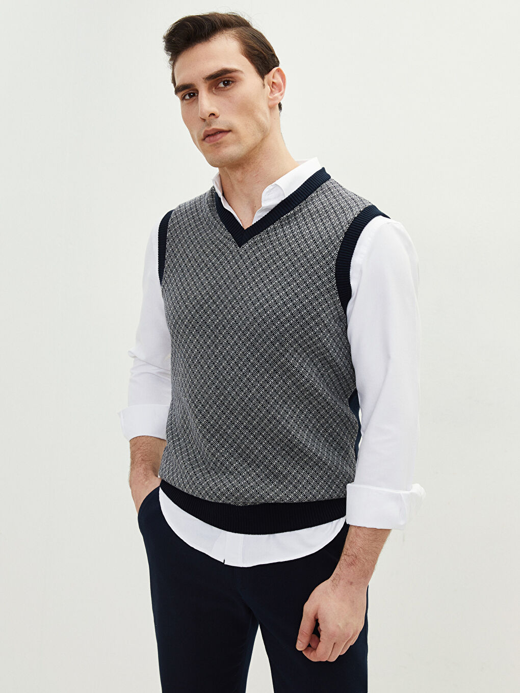 Lacivert V Yaka Kolsuz Desenli Erkek Süveter-2