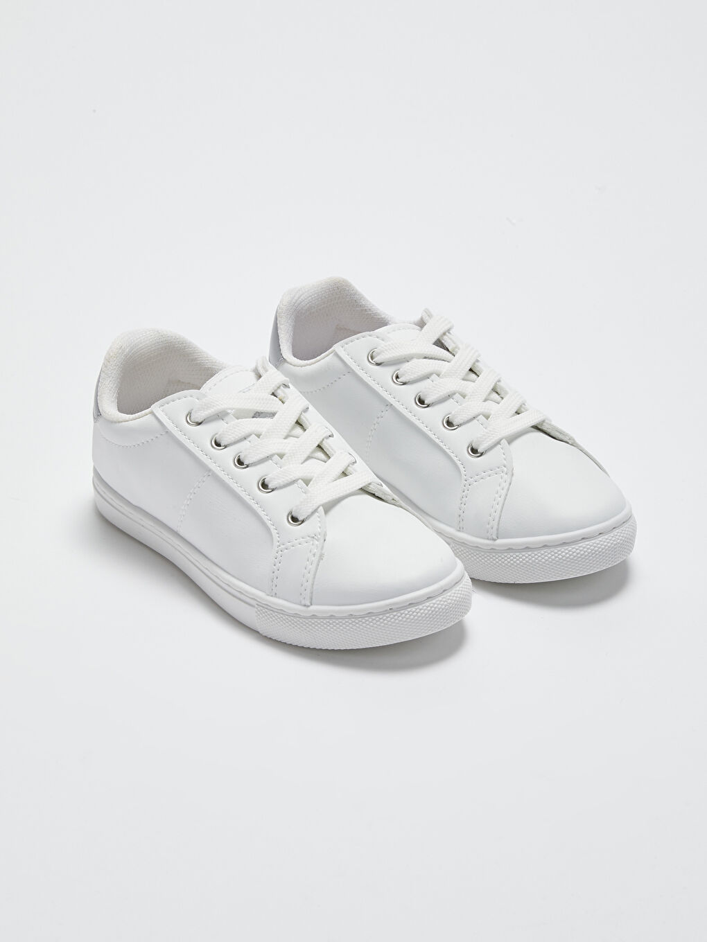 LCW STEPS Baskets de Sport Décontractées à Lacets pour Filles -W16298Z4-J5E
