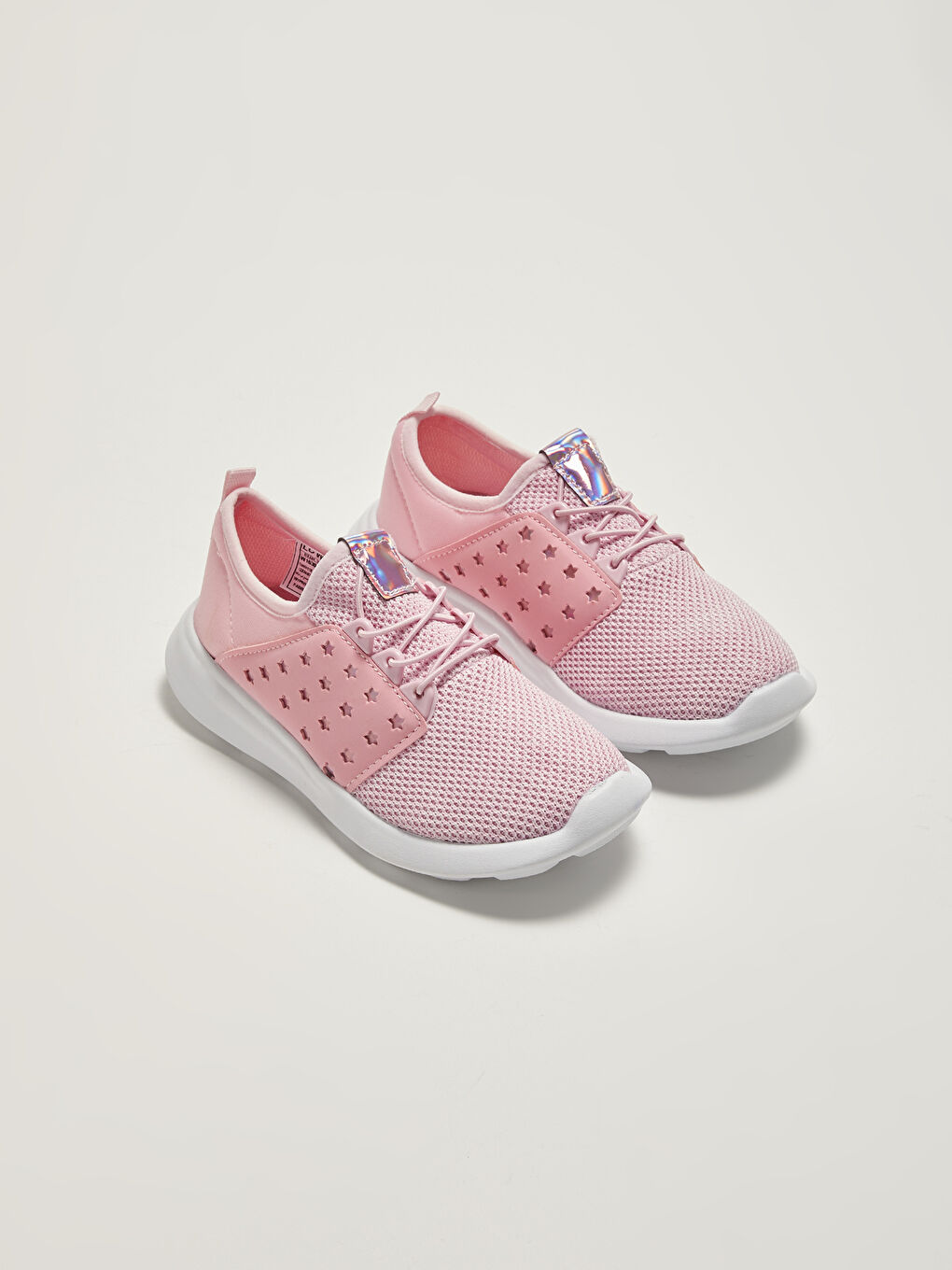 أحذية رياضية بناتي للأنشطة الرياضية برباط وتفاصيل شبكية