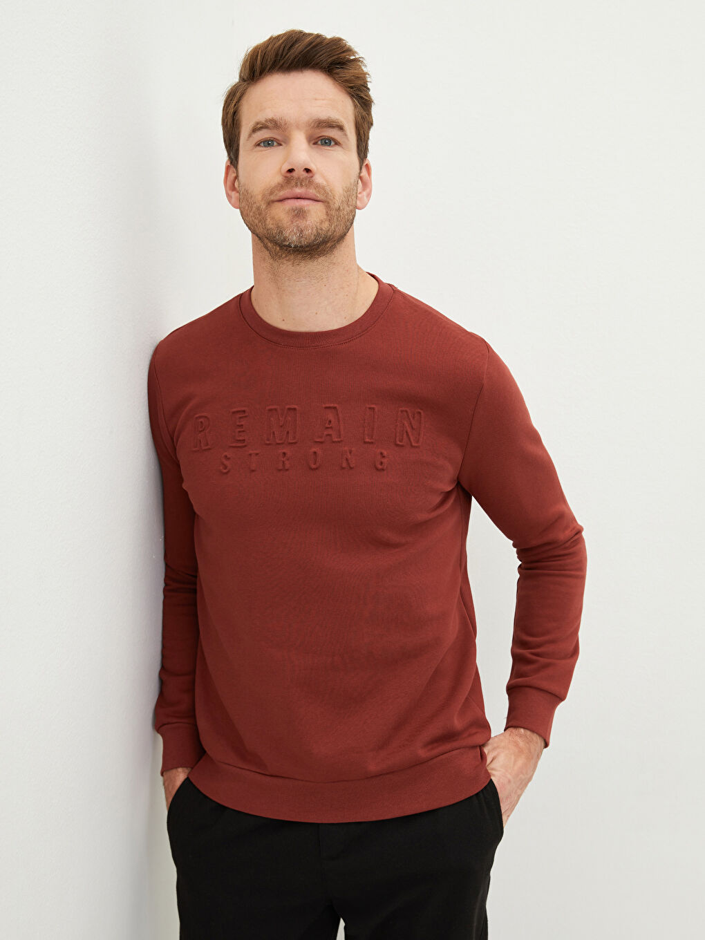 LCWAIKIKI Classic Rundhalsausschnitt Langarm Bedrucktes Herren-Sweatshirt -W16329Z8-QNE