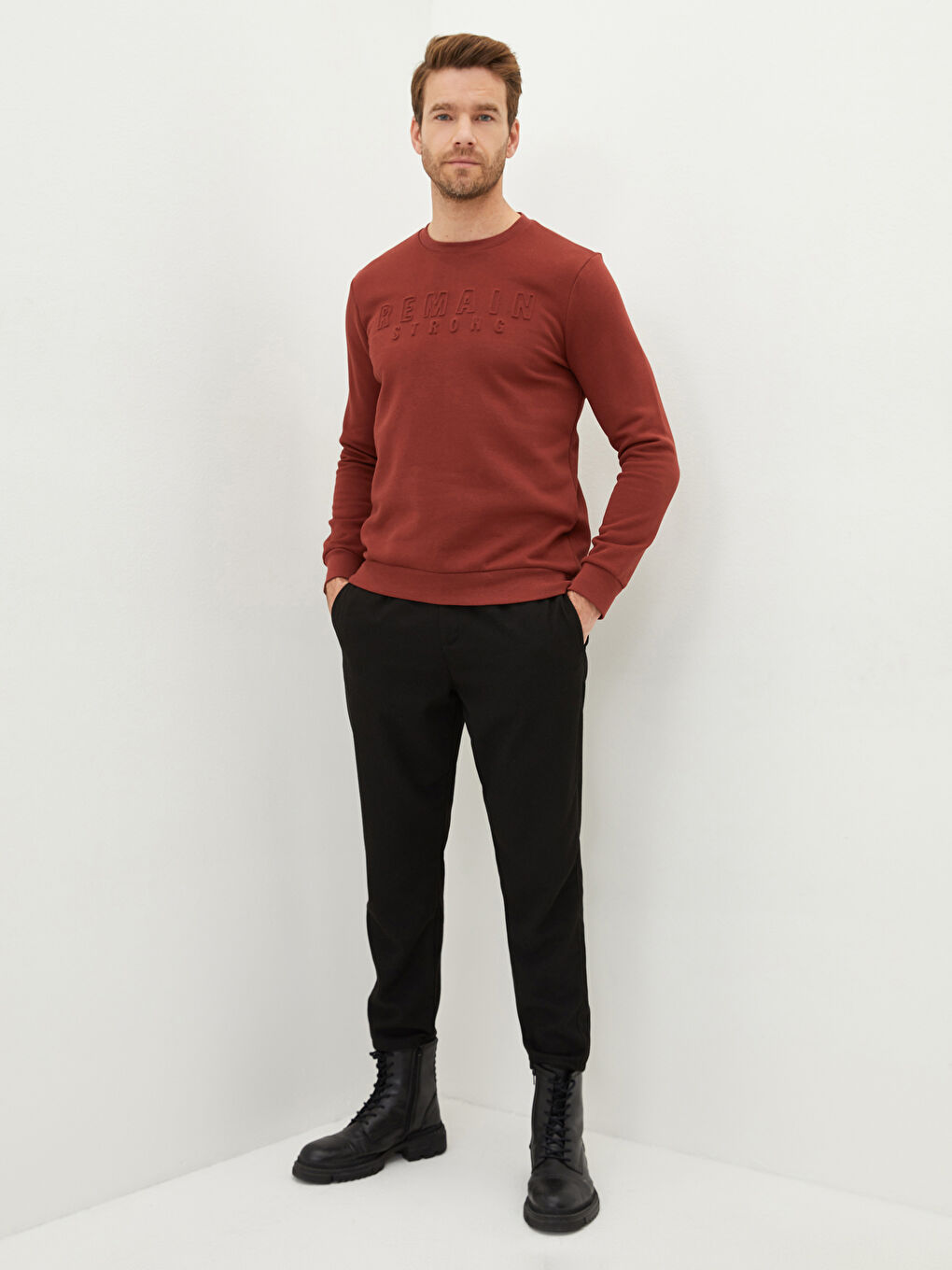 LCWAIKIKI Classic Rundhalsausschnitt Langarm Bedrucktes Herren-Sweatshirt -W16329Z8-QNE