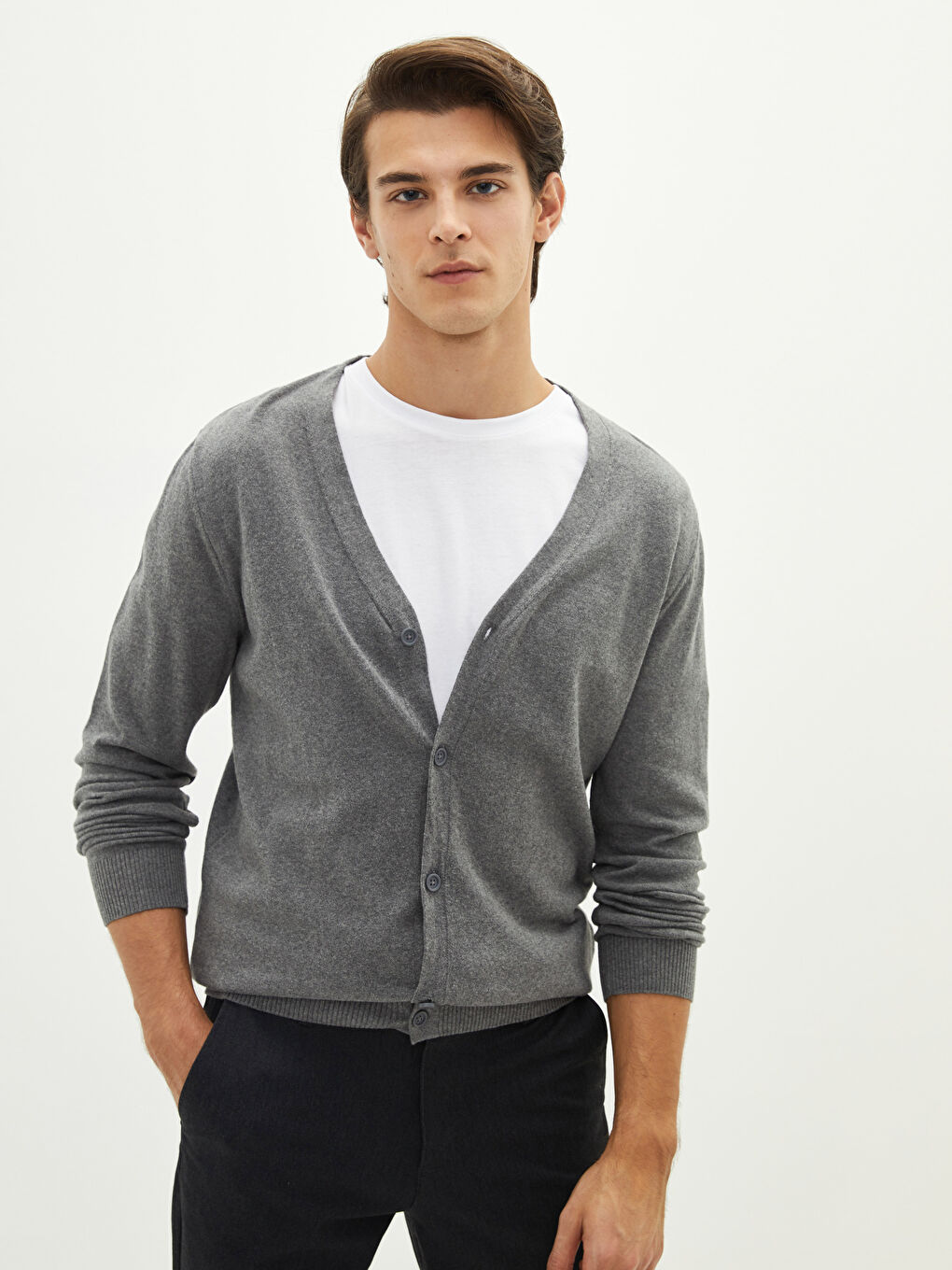 LCWAIKIKI Basic V Neck Long Sleeve Thin Men's Tricot Cardigan -W16379Z8-EEZ