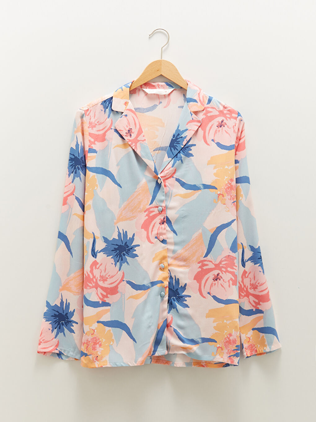 Pembe Gömlek Yaka Çiçekli Uzun Kollu Viskon Kadın Pijama Takımı-6