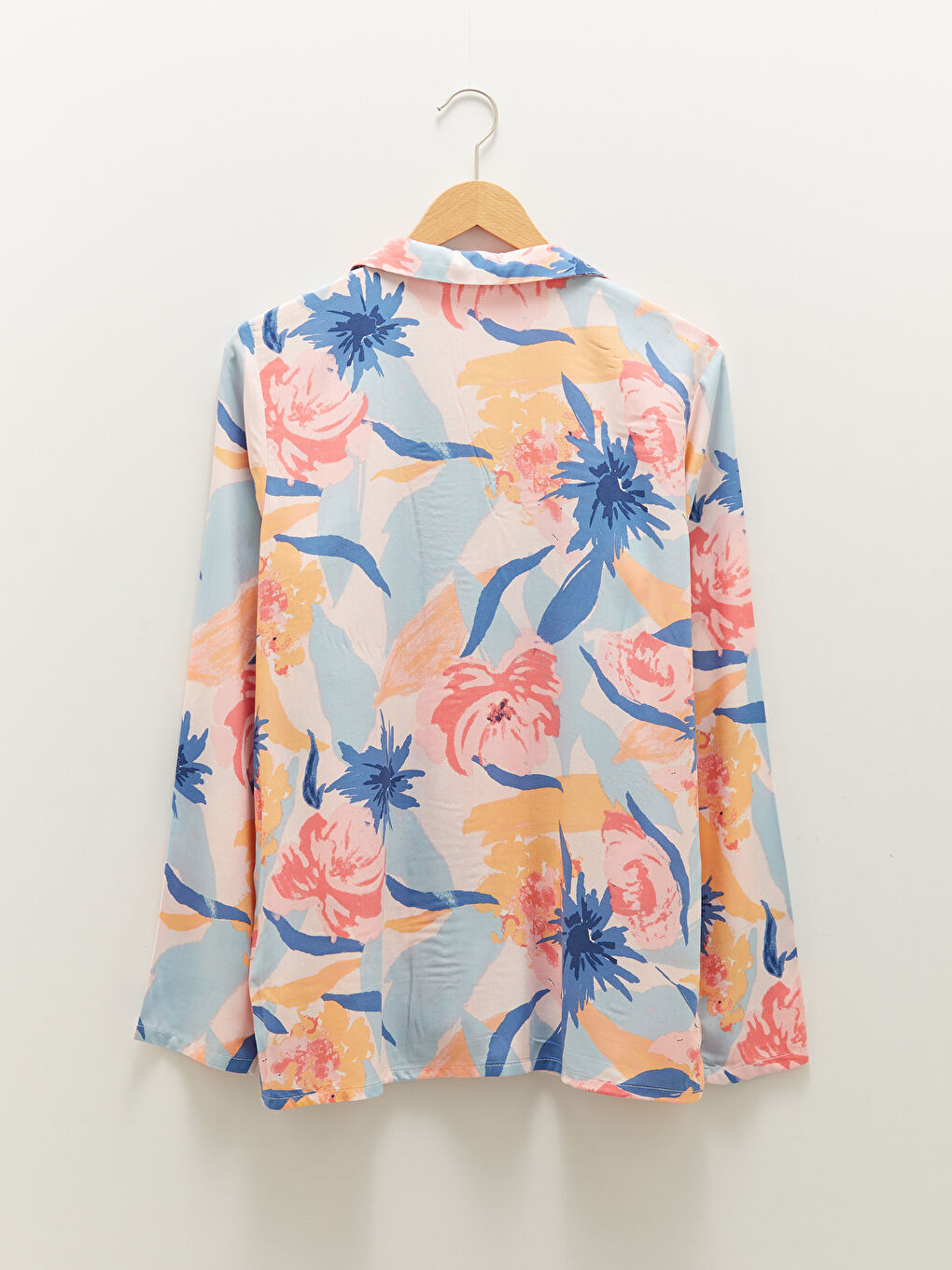 Pembe Gömlek Yaka Çiçekli Uzun Kollu Viskon Kadın Pijama Takımı-8