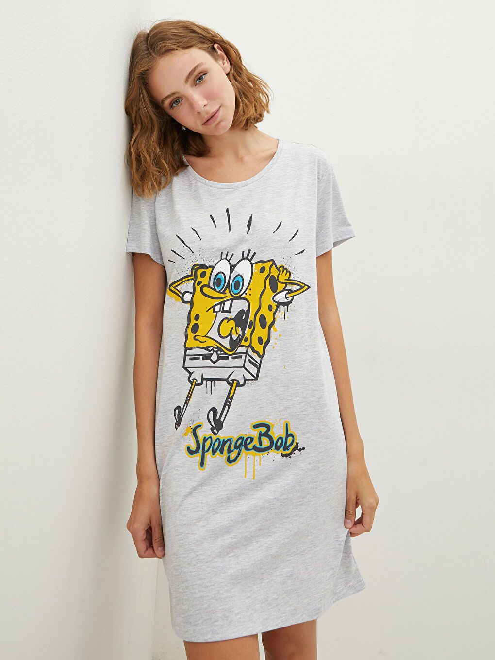 LCW DREAM Crew Neck SpongeBob Printed Short Sleeve Women's Nightgown -W16472Z8-CT3