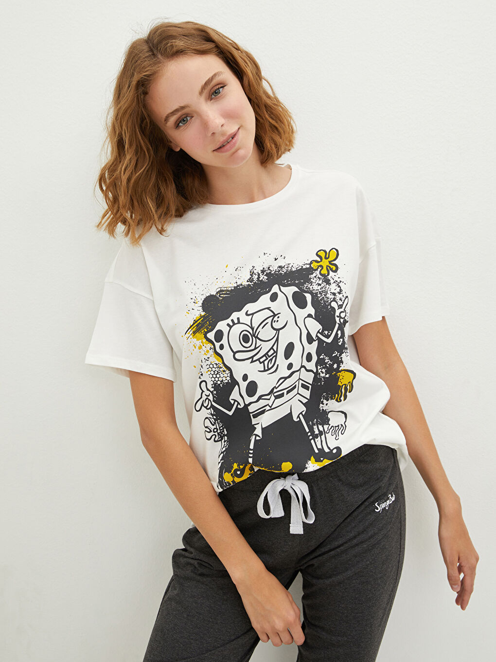 LCW DREAM Crew Neck SpongeBob Printed Short Sleeve Women's Pajamas Set -W16473Z8-L8N