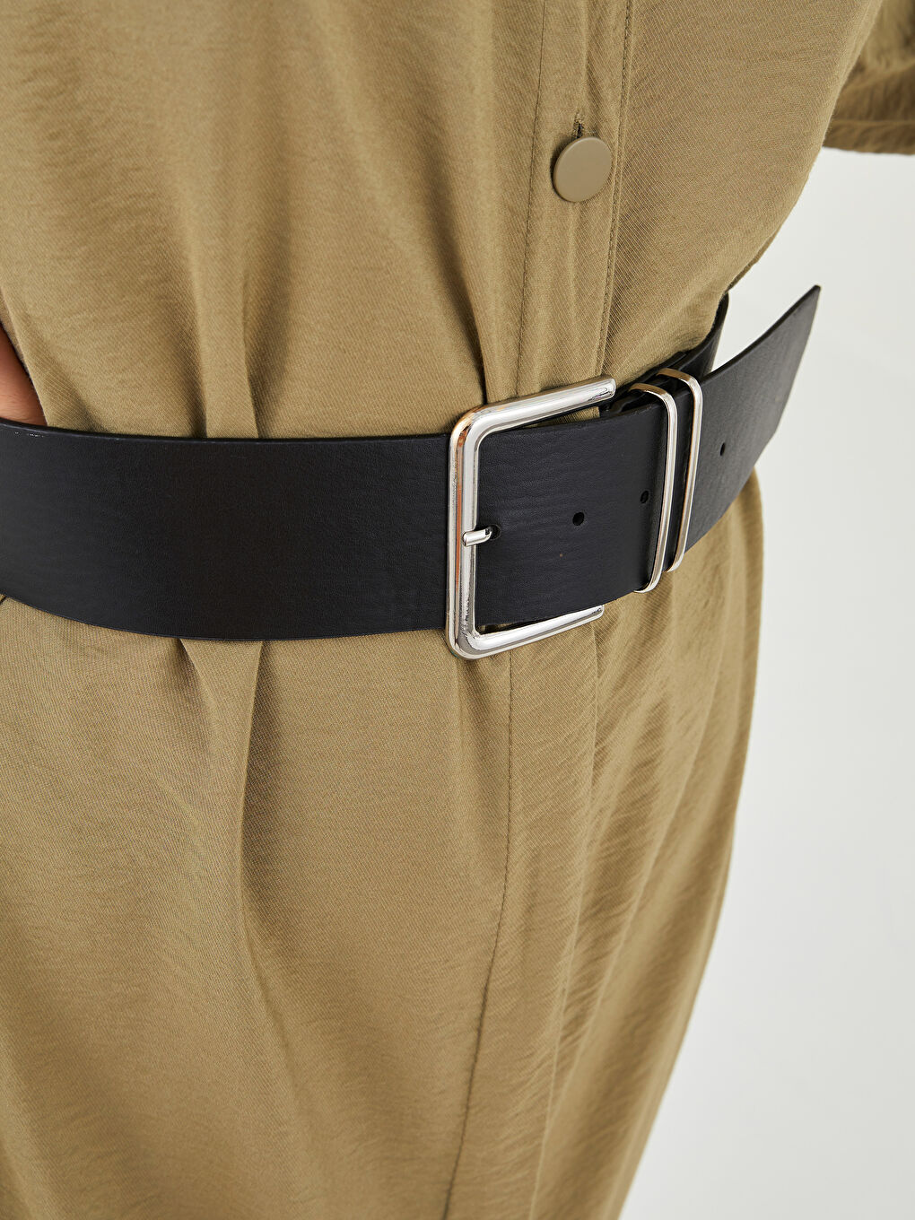 Siyah Deri Görünümlü Kadın Kemer-2