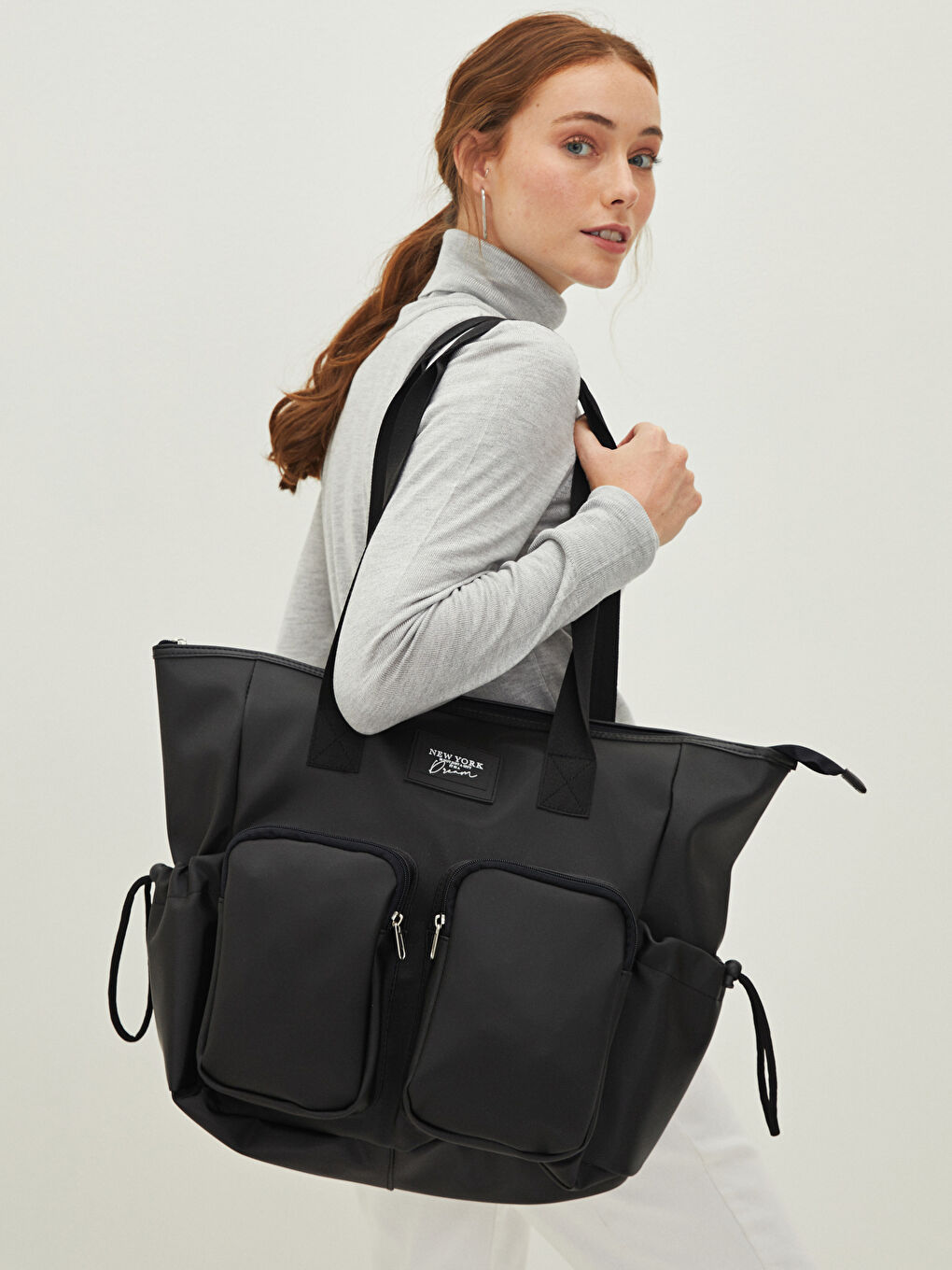 Siyah Deri Görünümlü Aktif Spor Kadın Kol Çantası-1