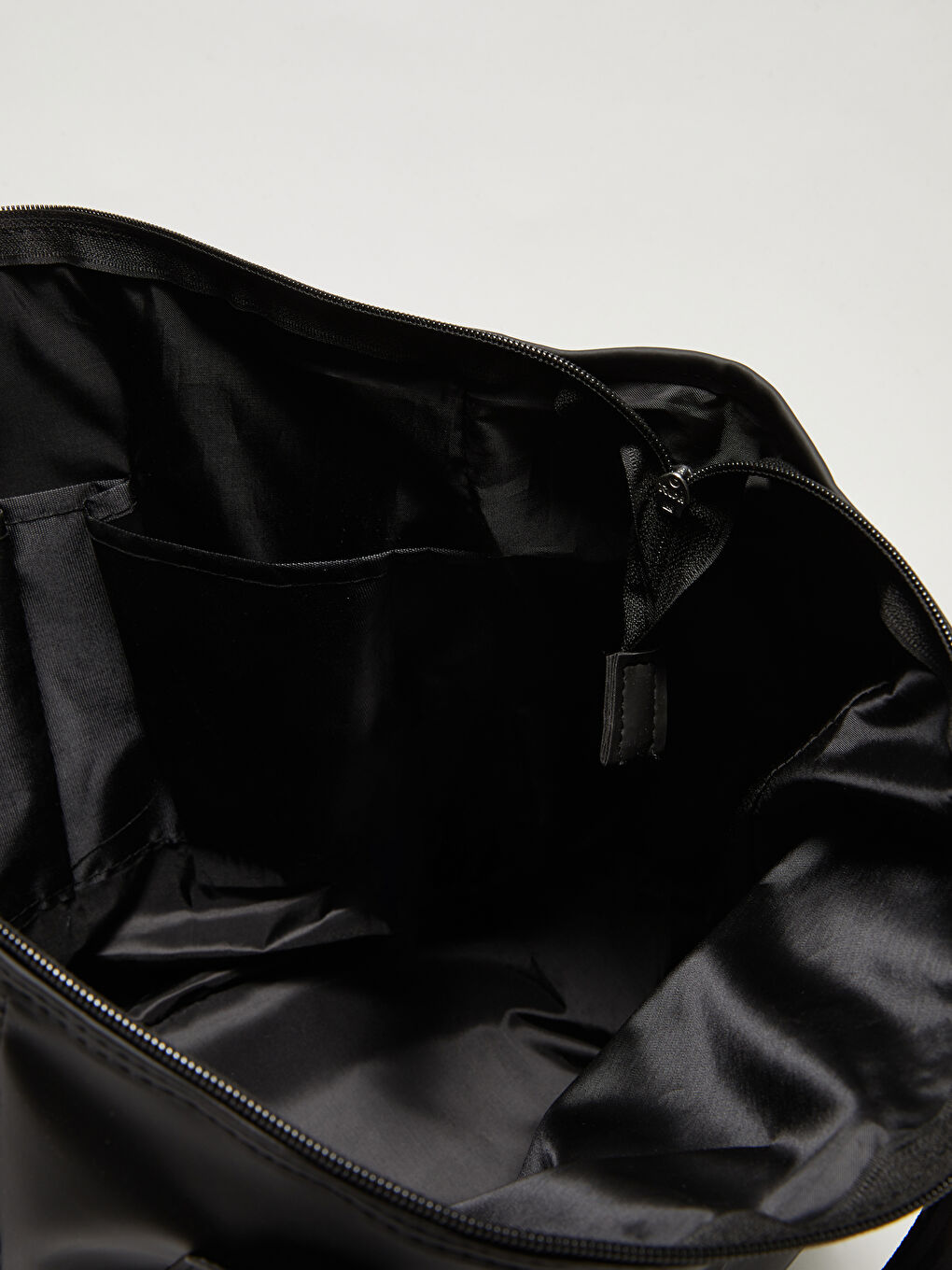 Siyah Deri Görünümlü Aktif Spor Kadın Kol Çantası-8