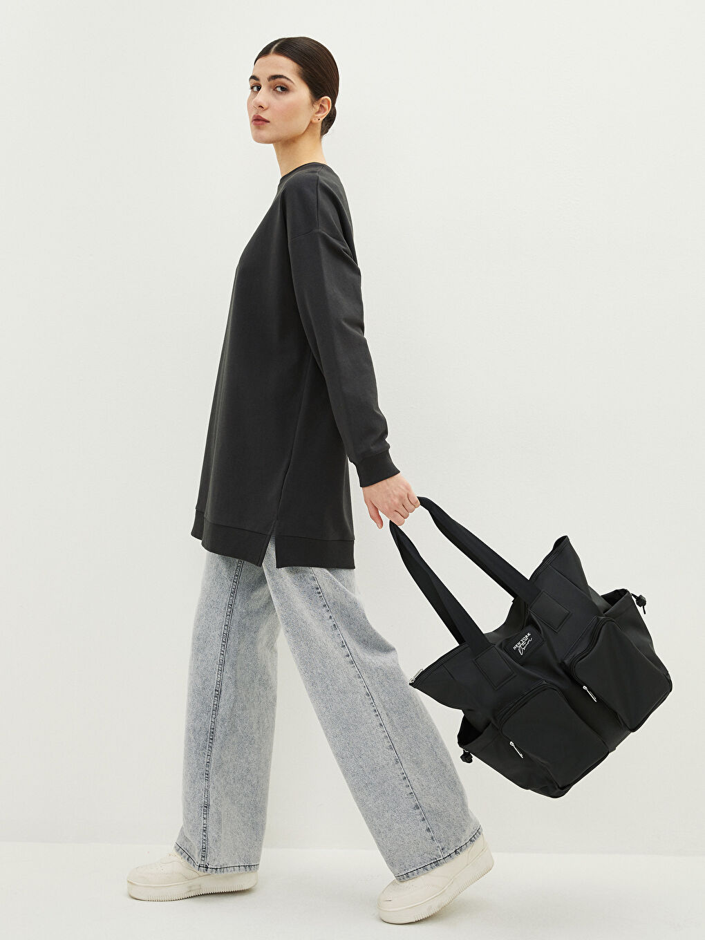 Siyah Deri Görünümlü Aktif Spor Kadın Kol Çantası-2