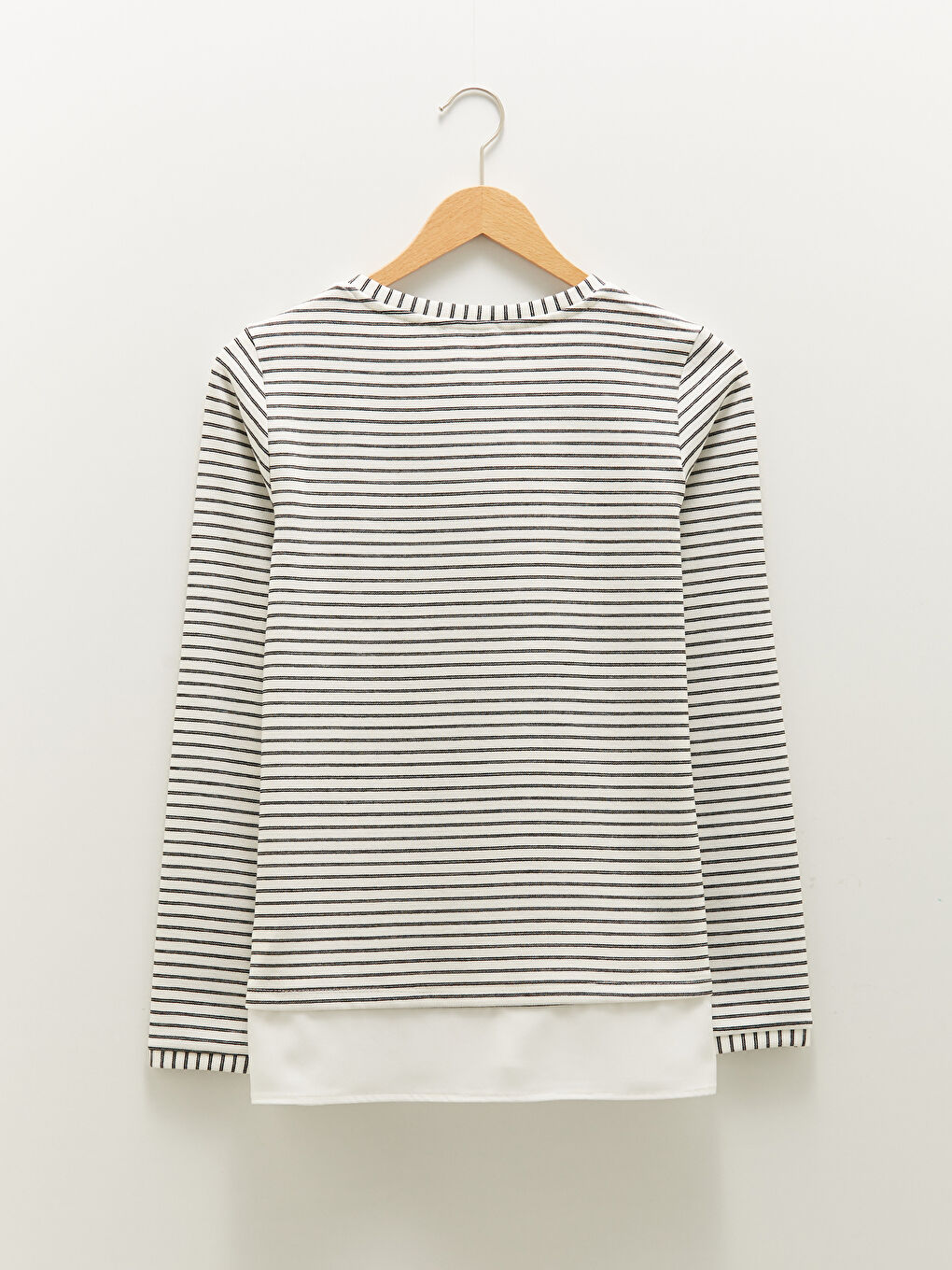 LCWAIKIKI Basic Rundhalsausschnitt Gestreift Langarm Sweatshirt für Damen -W16663Z8-FEW