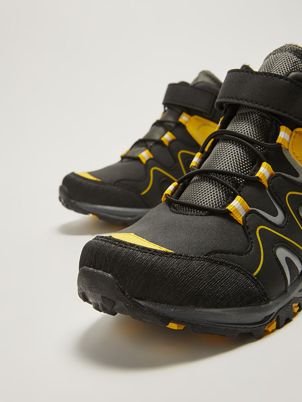 Siyah Bağcıklı Cırt Cırtlı Erkek Çocuk Trekking Bot-2