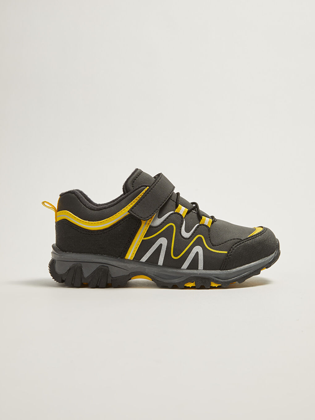 Siyah Bağcıklı Cırt Cırtlı Erkek Çocuk Trekking Ayakkabı-1