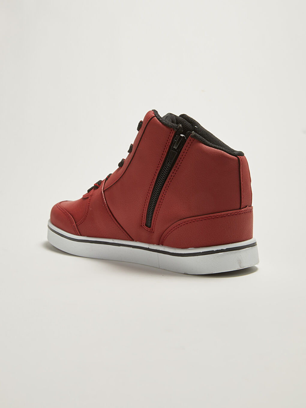 أحذية رياضية للأولاد برباط تصل للكاحل-4