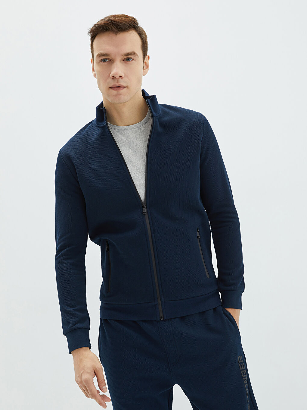 Comfortable Fit Stand Up Collar Long Sleeve Men's Sports Cardigan