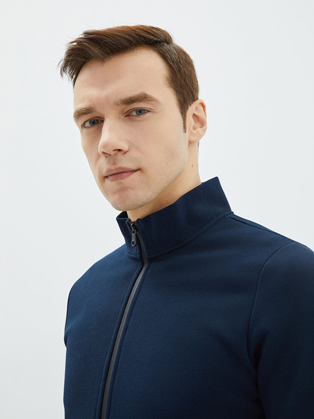 Comfortable Fit Stand Up Collar Long Sleeve Men's Sports Cardigan-2