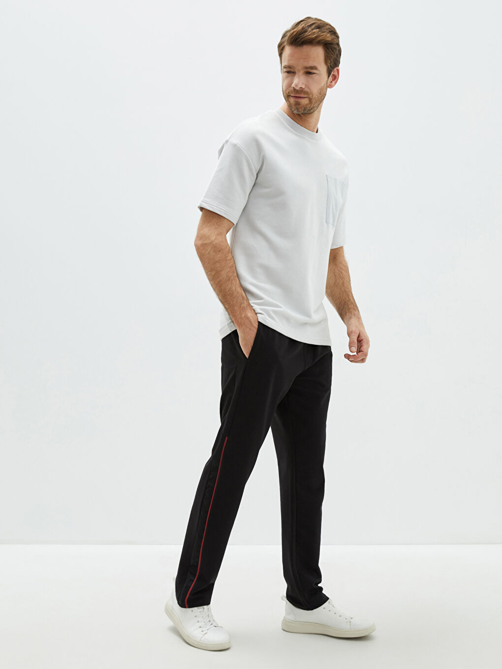 LCWAIKIKI Classic Standard Fit Bedruckte Herren-Jogginghose -W16917Z8-RQL