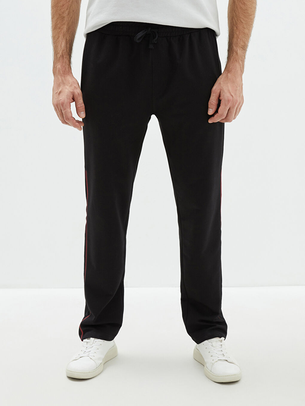 LCWAIKIKI Classic Standard Fit Bedruckte Herren-Jogginghose -W16917Z8-RQL