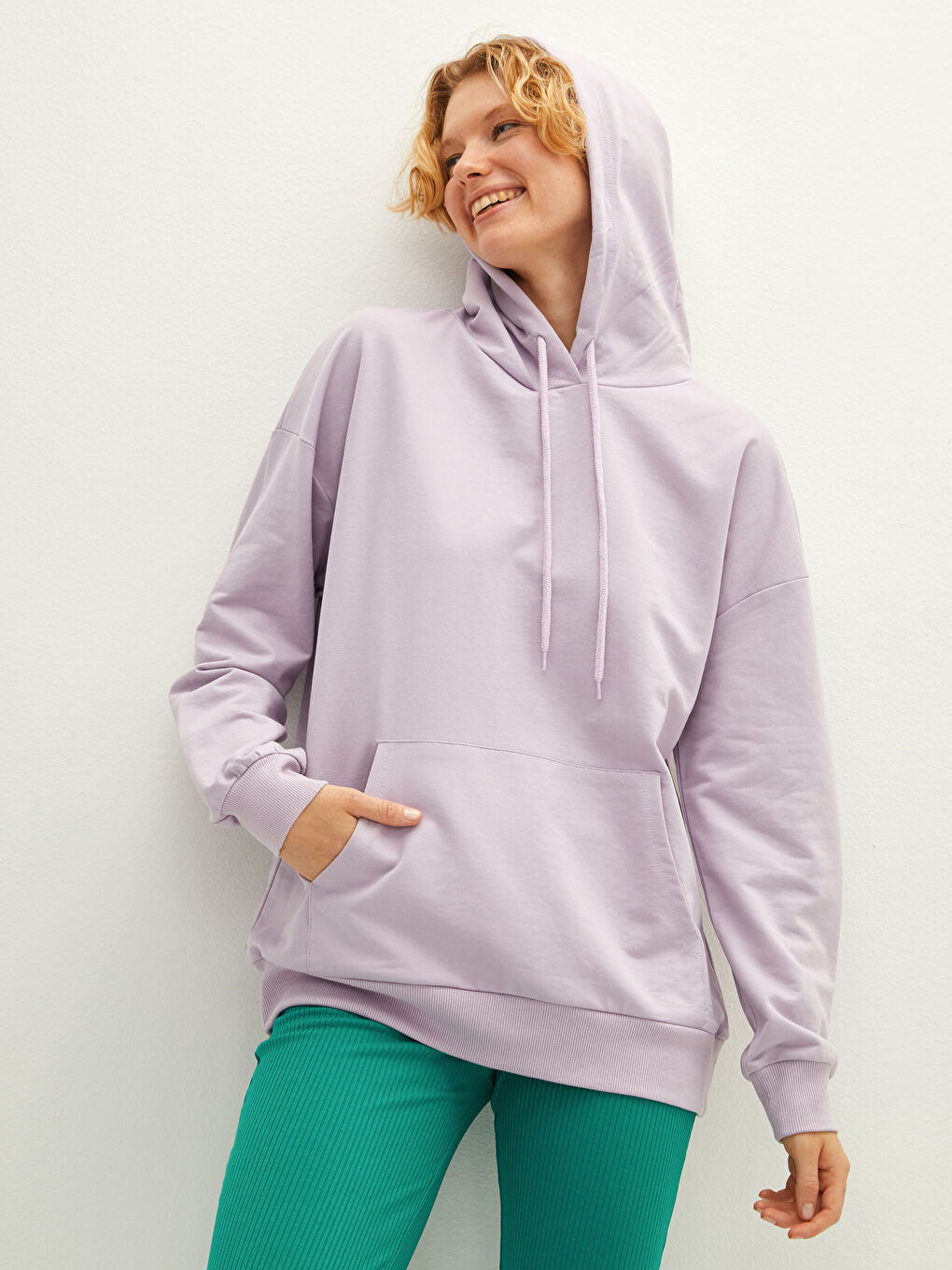 LCW Vision Kapuzensweatshirt mit regulärer Passform und langen Ärmeln für Damen -W16931Z8-FPH