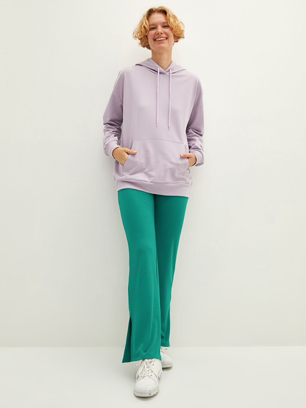 LCW Vision Kapuzensweatshirt mit regulärer Passform und langen Ärmeln für Damen -W16931Z8-FPH