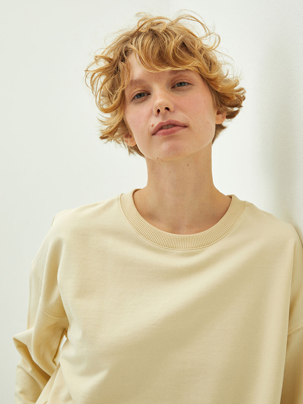 Crew Neck Plain Long Sleeve Women's Sweatshirt-2