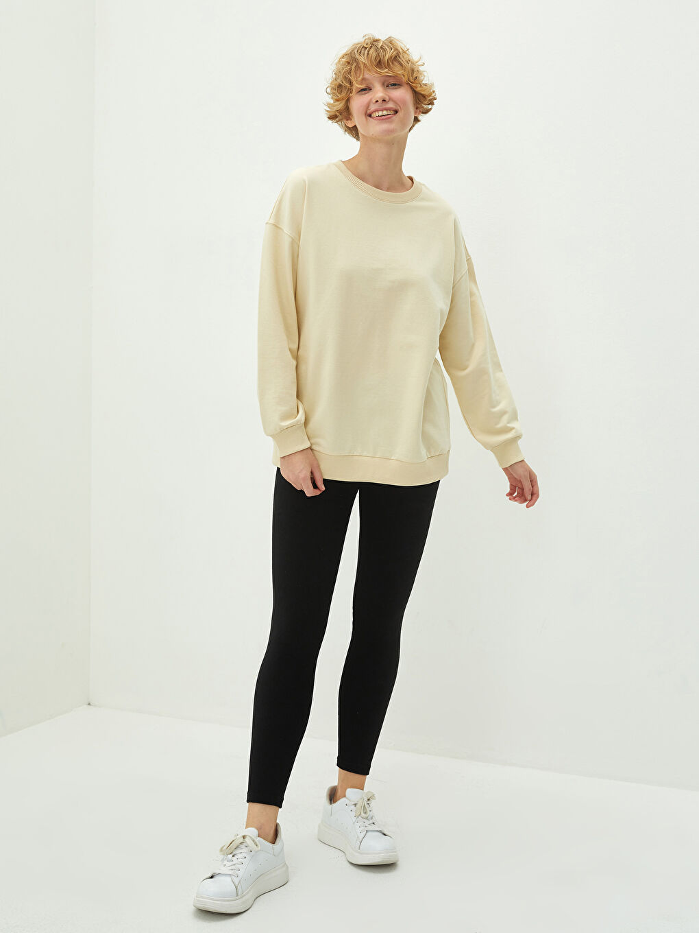 Crew Neck Plain Long Sleeve Women's Sweatshirt-3