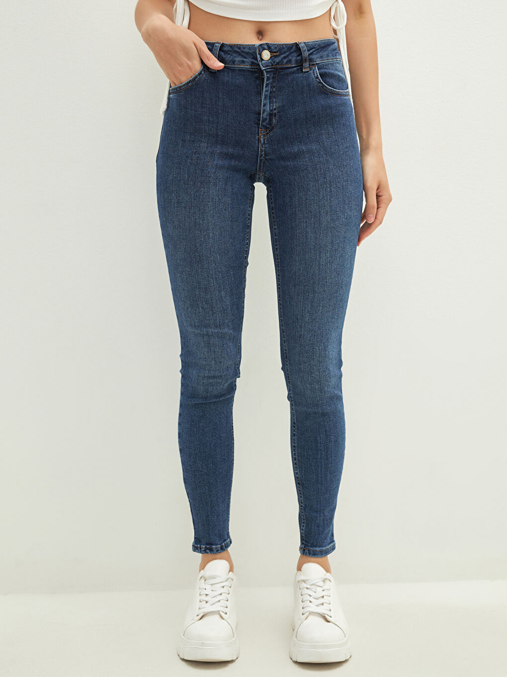 LCW Jeans Normale Taille Quecksilber Schmaler Schnitt Push-Up-Schnitt Für Damen Rodeo-Jeanshose -W16996Z8-507