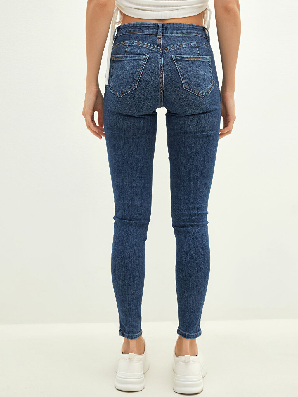 LCW Jeans Normale Taille Quecksilber Schmaler Schnitt Push-Up-Schnitt Für Damen Rodeo-Jeanshose -W16996Z8-507