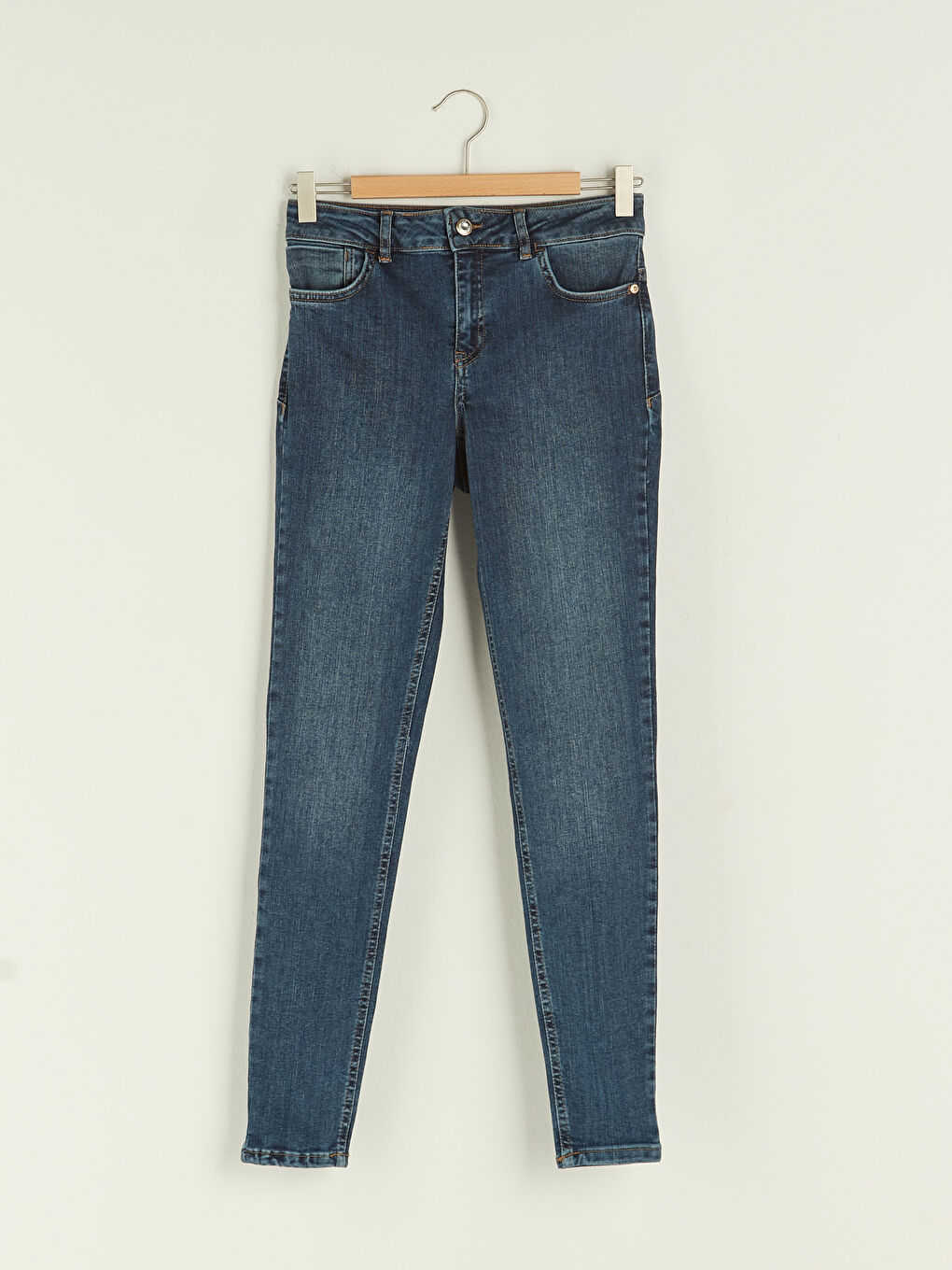 LCW Jeans Normale Taille Quecksilber Schmaler Schnitt Push-Up-Schnitt Für Damen Rodeo-Jeanshose -W16996Z8-507