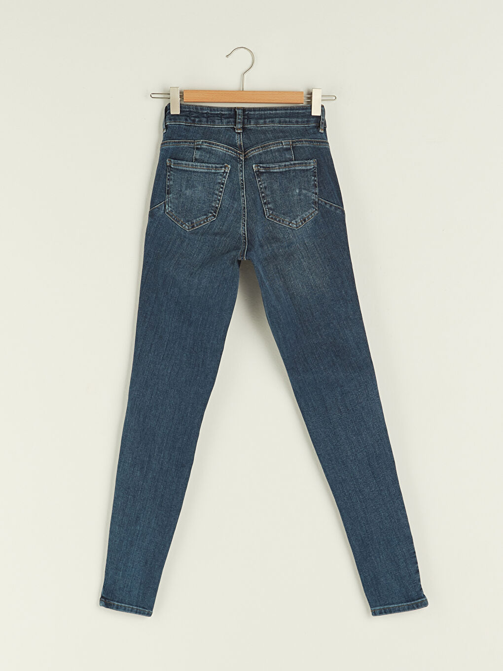 LCW Jeans Normale Taille Quecksilber Schmaler Schnitt Push-Up-Schnitt Für Damen Rodeo-Jeanshose -W16996Z8-507