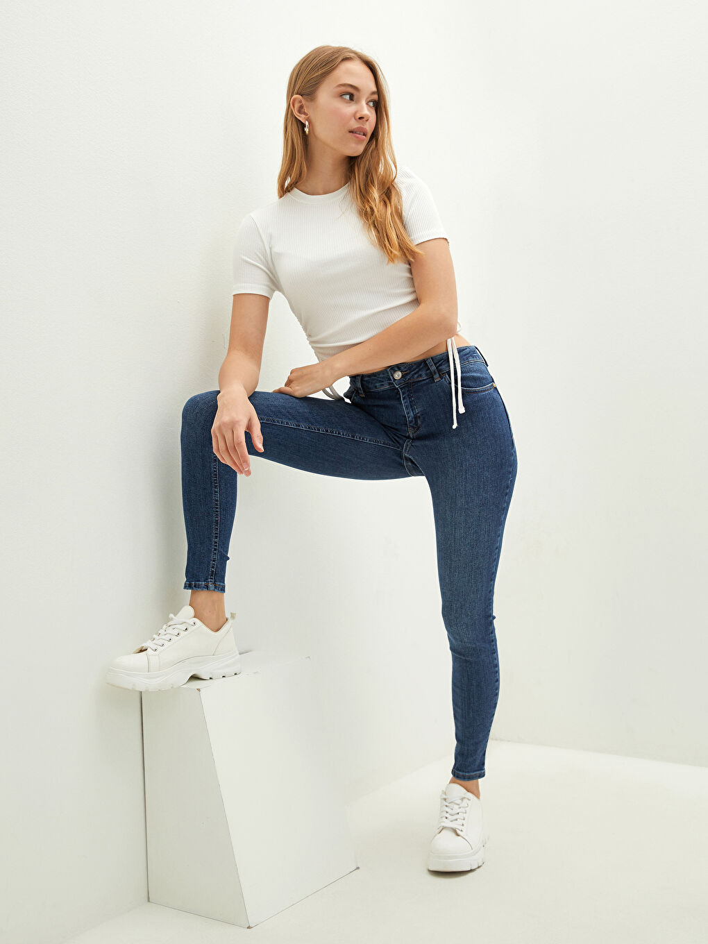 LCW Jeans Normale Taille Quecksilber Schmaler Schnitt Push-Up-Schnitt Für Damen Rodeo-Jeanshose -W16996Z8-507
