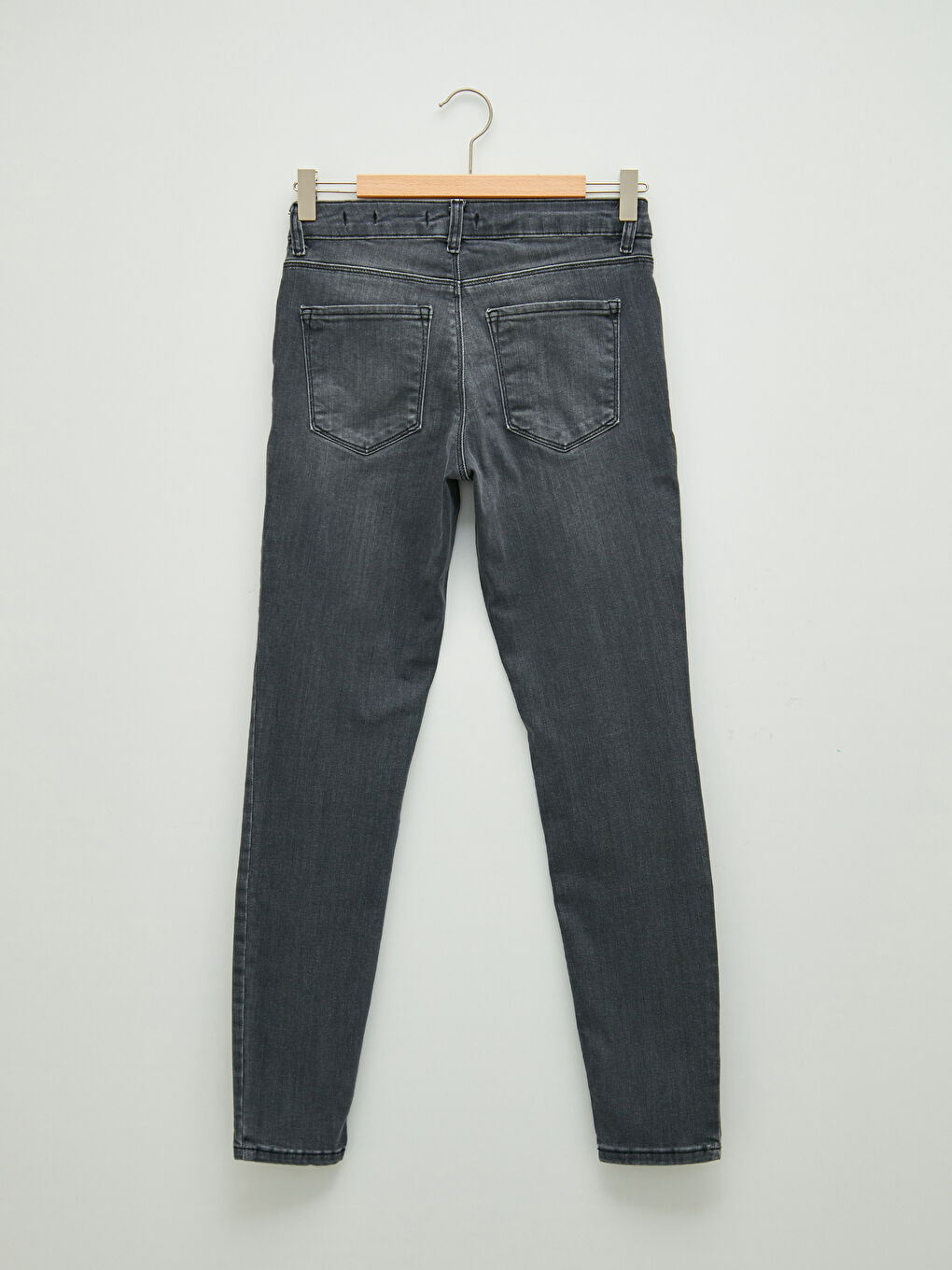 LCW Jeans کەمەری ئاسایی عەتارد باریکەڵە ژنان ڕۆدێو جینز پانتۆڵ لەگەڵ دیزاینی گیرفان -W16998Z8-GRD