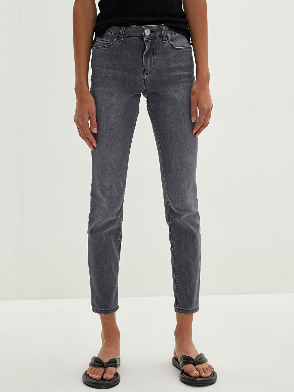 LCW Jeans کەمەری ئاسایی عەتارد باریکەڵە ژنان ڕۆدێو جینز پانتۆڵ لەگەڵ دیزاینی گیرفان -W16998Z8-GRD