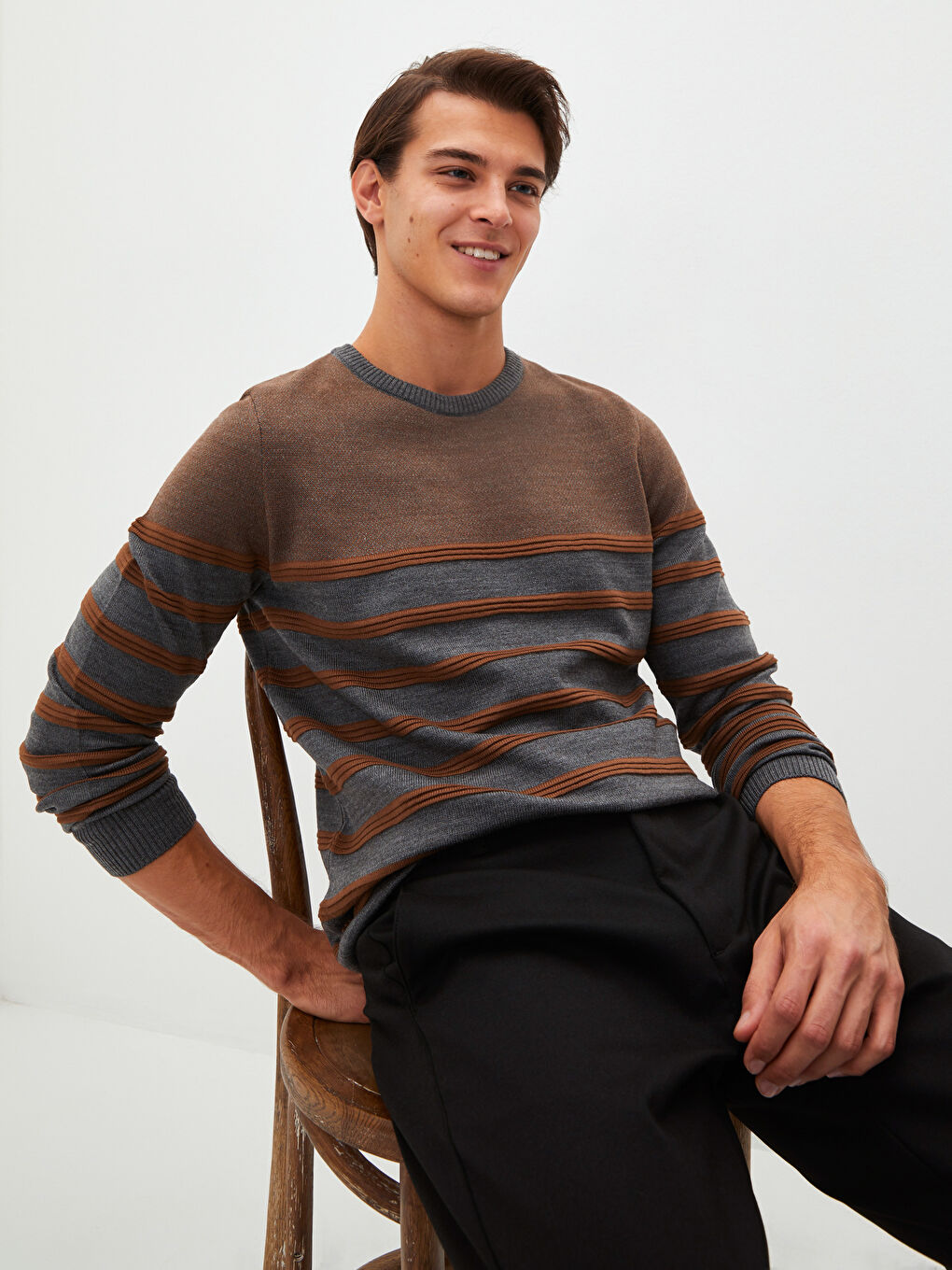 Crew Neck Long Sleeve Striped Men's Knitwear Sweater-4