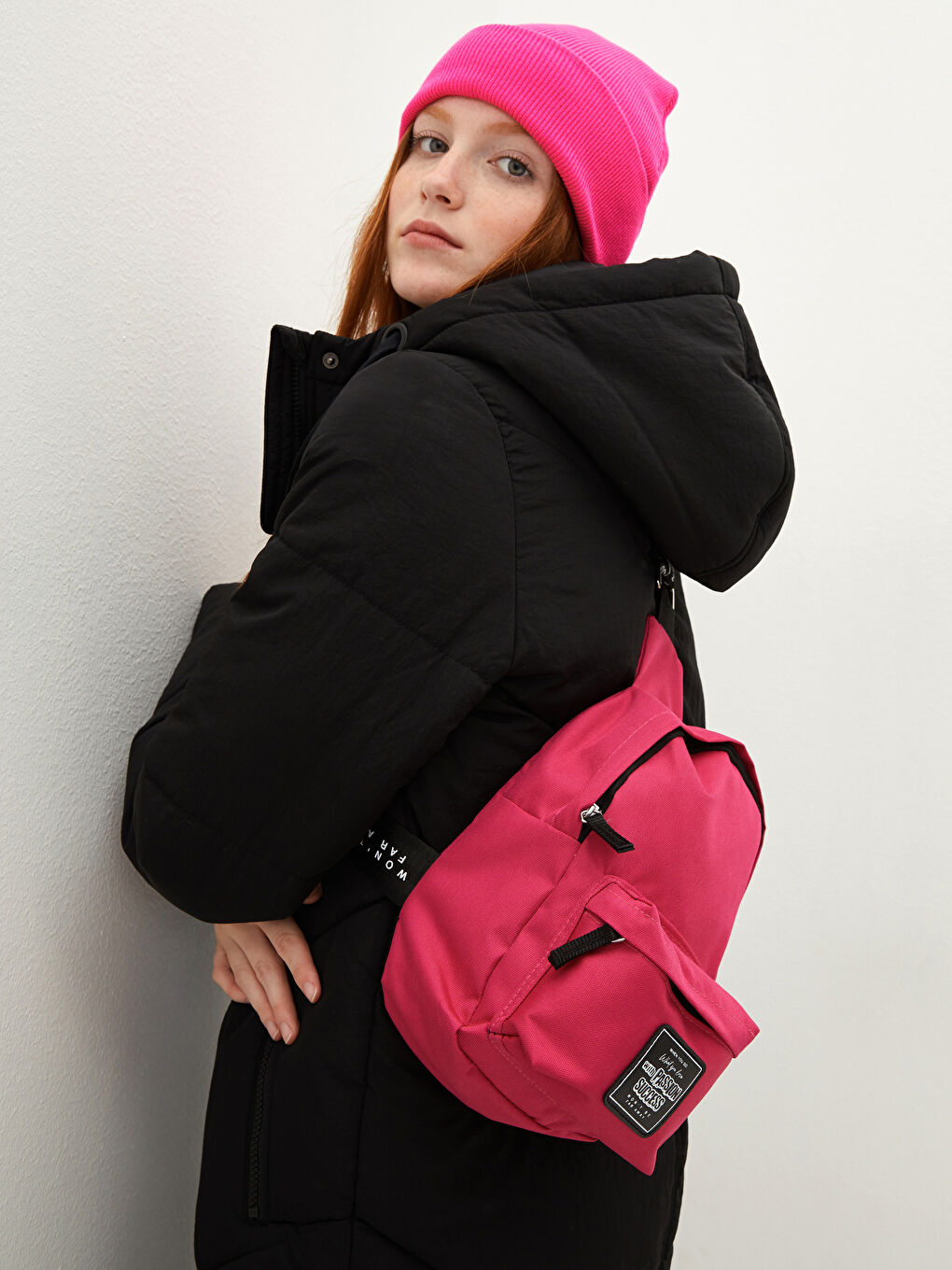 Fuşya Slogan Baskılı Askı Detaylı Kadın Sırt ve Vücut Çantası-1