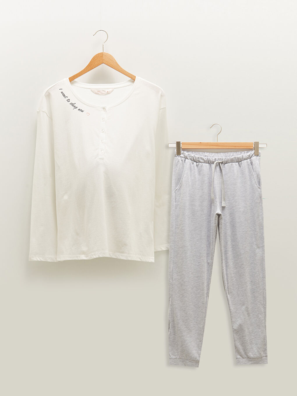 Komplet pidžame za trudnice od pamuka sa štampom, okruglim izrezom i dugim rukavima-10