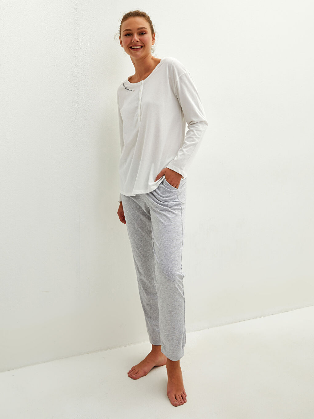 Komplet pidžame za trudnice od pamuka sa štampom, okruglim izrezom i dugim rukavima-1