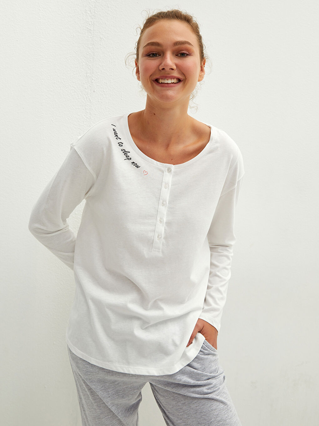 Komplet pidžame za trudnice od pamuka sa štampom, okruglim izrezom i dugim rukavima-5