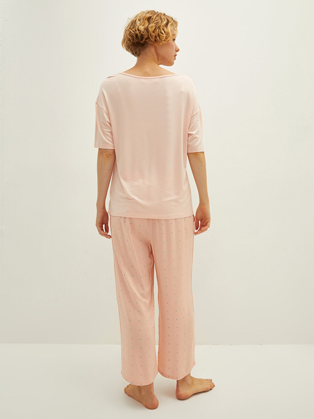 Ensemble de Pyjama pour Femmes en Viscose à Encolure Henley à Pois Manches Courtes Taille Élastique-4