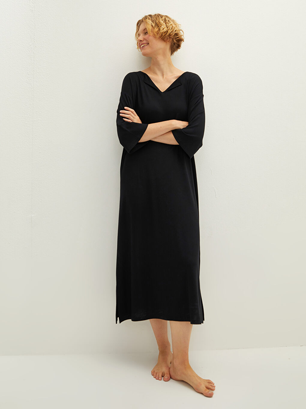Siyah V Yaka Düz Kısa Kollu Viskon Kadın Gecelik-1