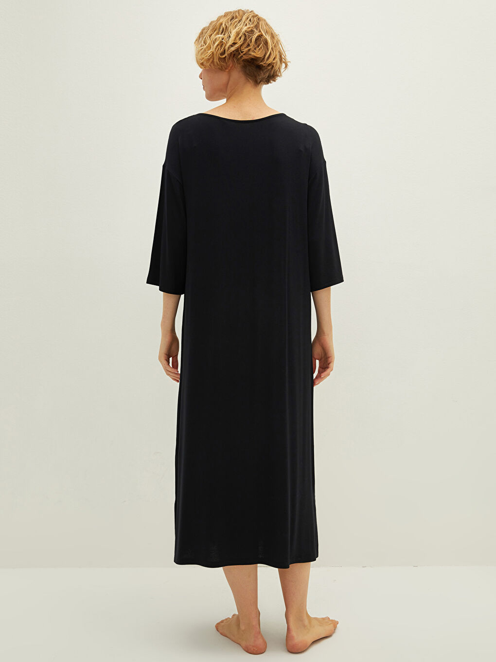 Siyah V Yaka Düz Kısa Kollu Viskon Kadın Gecelik-4