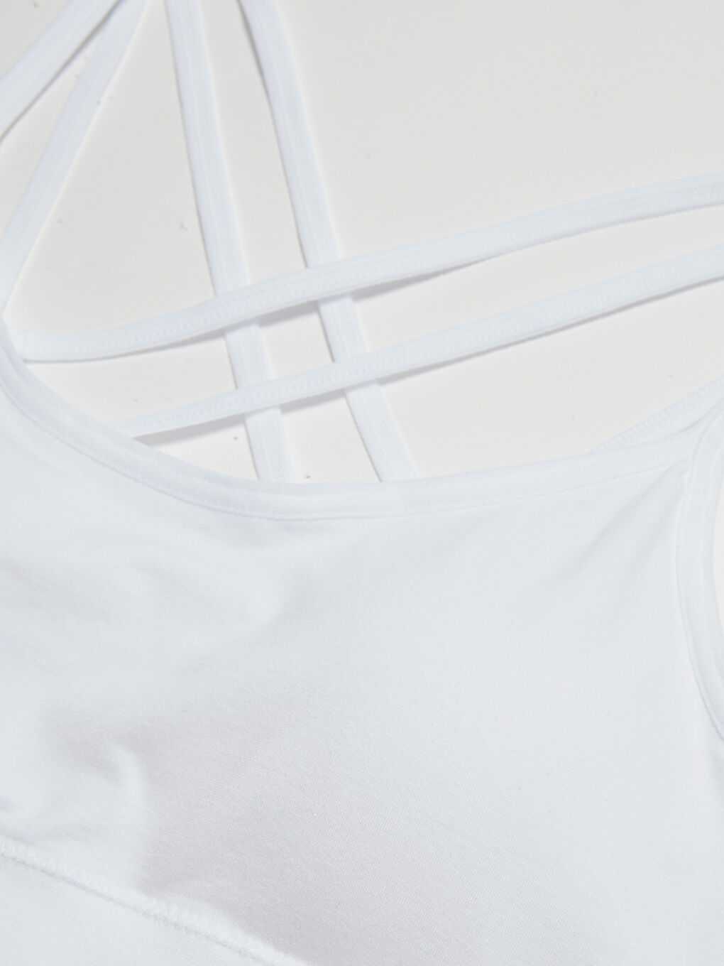 Beyaz Çapraz Askılı Düz Büstiyer-2