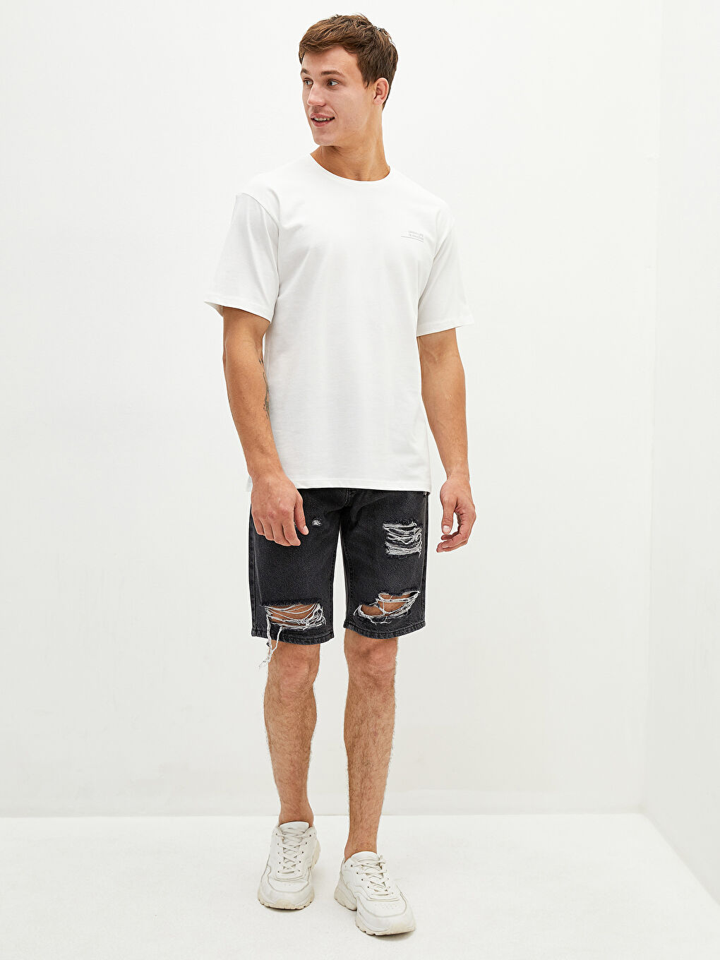 Beyaz Bisiklet Yaka Kısa Kollu Basic Penye Erkek Tişört-3