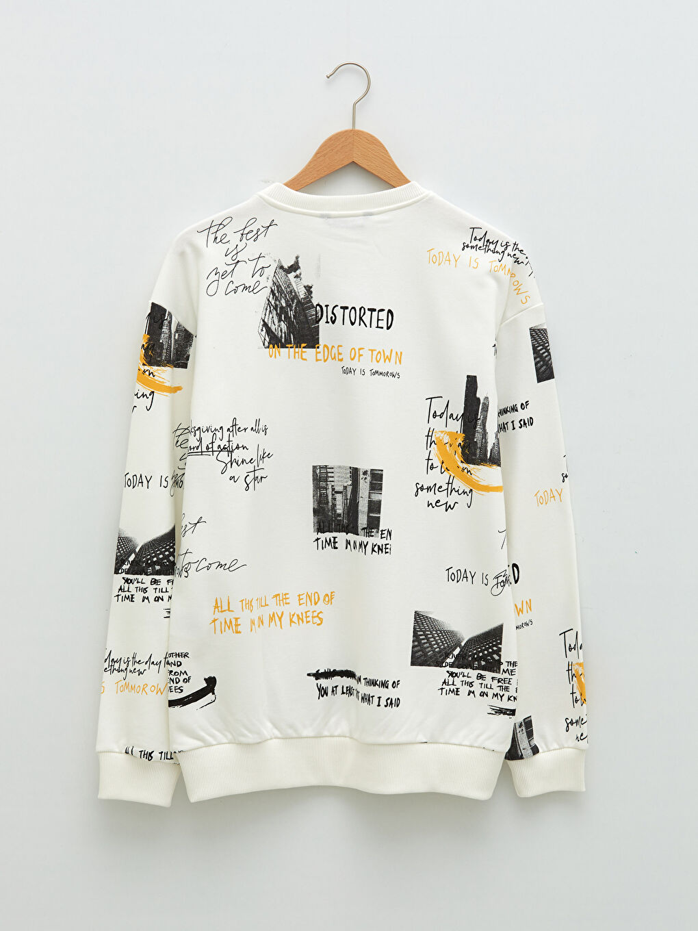 Beyaz Bisiklet Yaka Uzun Kollu Baskılı Erkek Sweatshirt-4