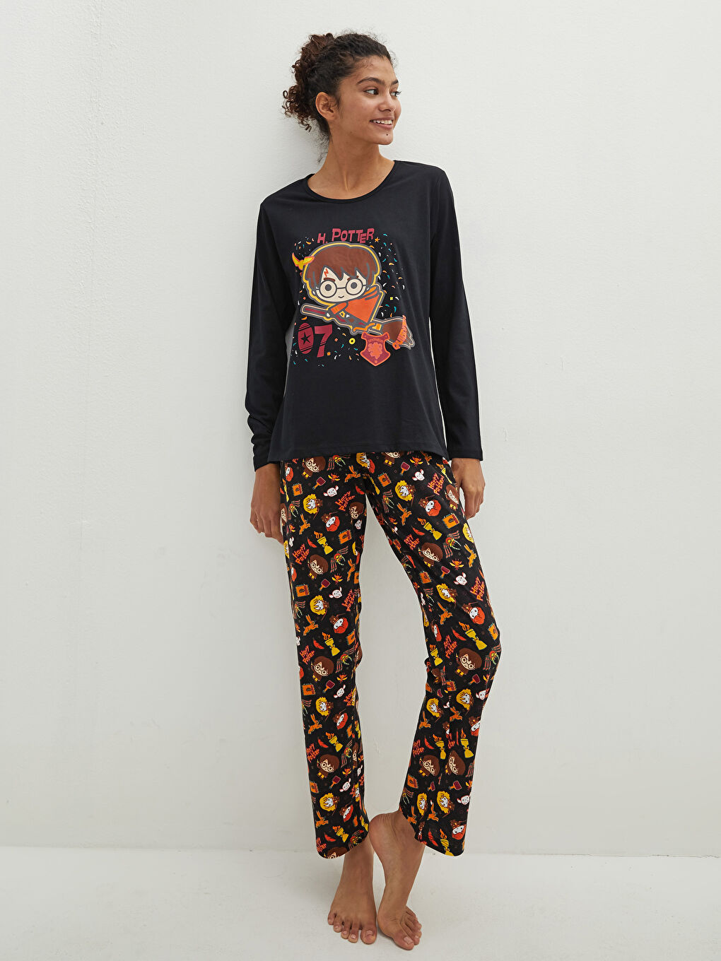 Crew Neck Harry Potter Printed Long Sleeve Cotton Women's Pajamas Set-1