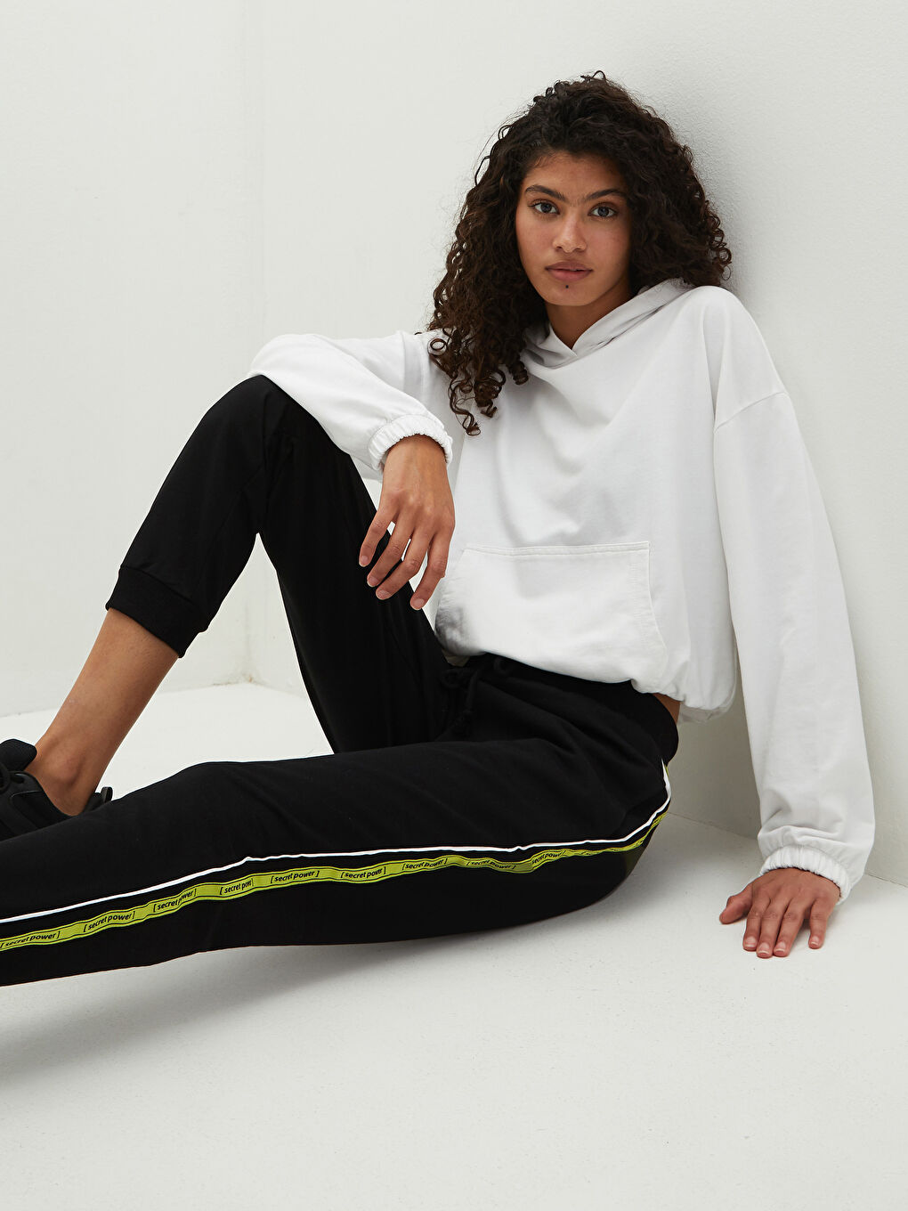 LCW Vision Elastic Waist Stripe Detailed Women's Sweatpants -W17154Z8-RQN