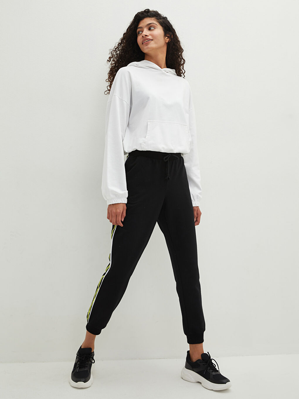 LCW Vision Elastic Waist Stripe Detailed Women's Sweatpants -W17154Z8-RQN