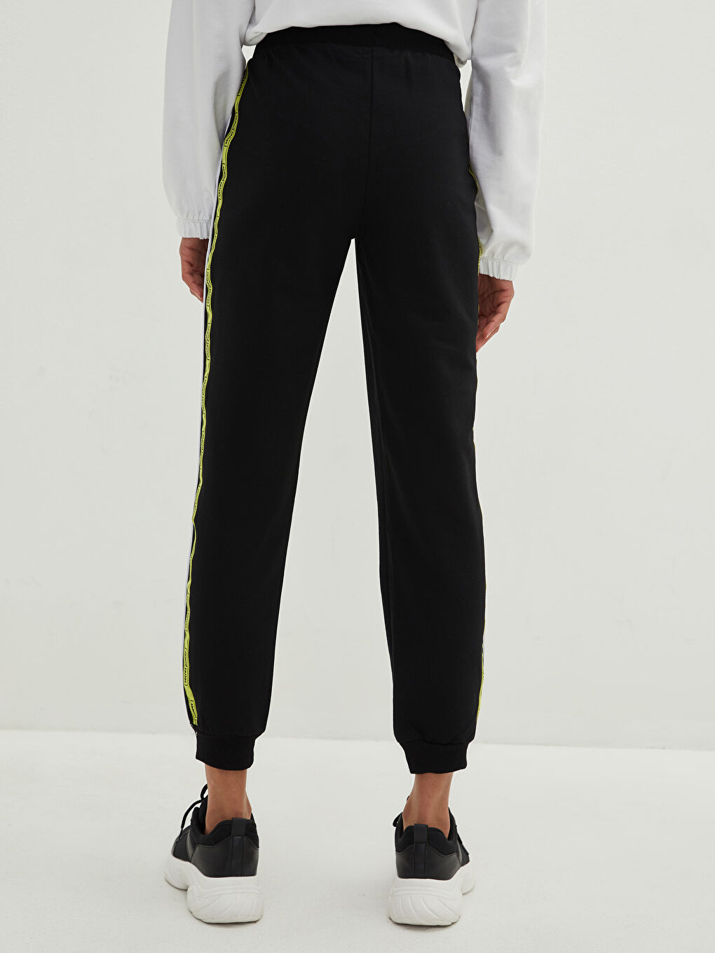 LCW Vision Elastic Waist Stripe Detailed Women's Sweatpants -W17154Z8-RQN